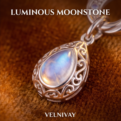 VELNIVAY Luminous Moonstone Infinity Pendant Necklace