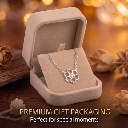 VELNIVAY Honeycomb Geometric Diamond Necklace